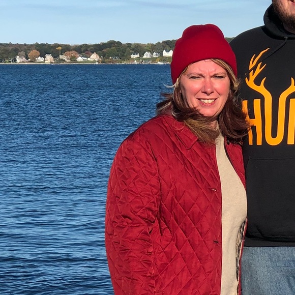 Meet your Posher, Debbie - Picture 2 of 5